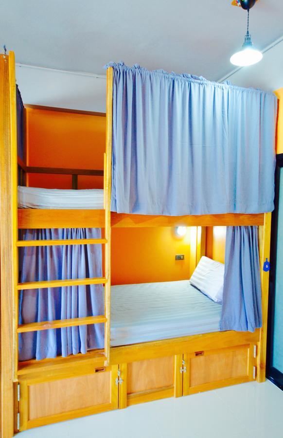 Nomad Hostel Крабі Екстер'єр фото