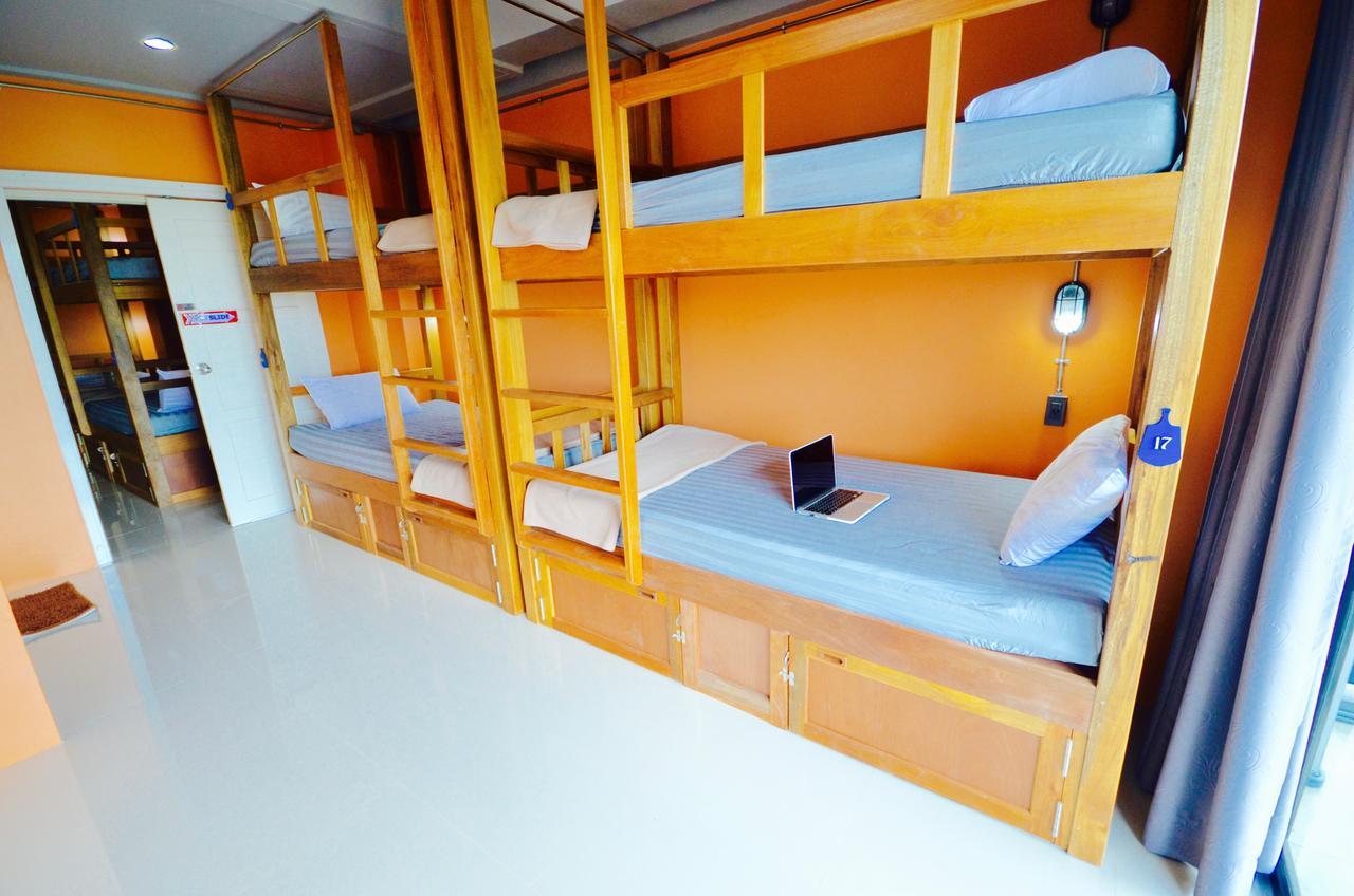 Nomad Hostel Крабі Екстер'єр фото