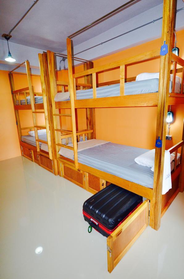 Nomad Hostel Крабі Екстер'єр фото