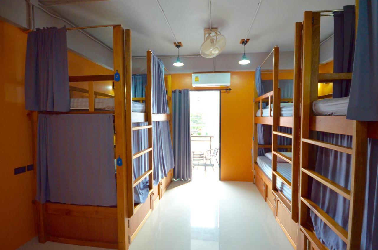 Nomad Hostel Крабі Екстер'єр фото